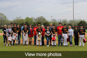 Group photo of Valley R-VI baseball seniors with parents